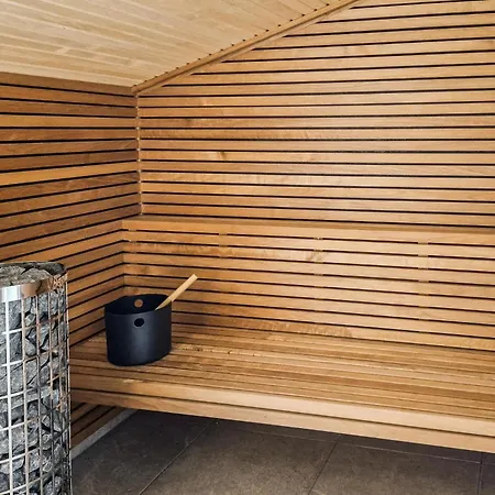 בית נופש Amazing In With Sauna
